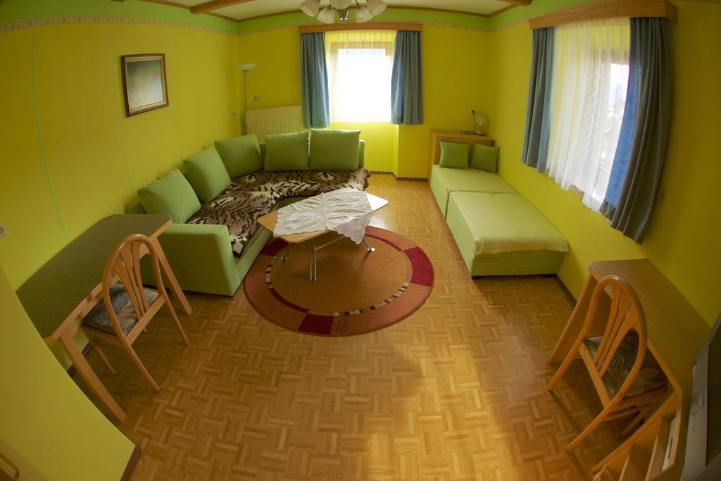 Haus Stoeffler Apartment Reisach Стая снимка