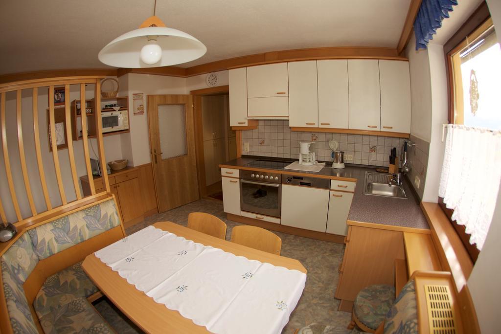 Haus Stoeffler Apartment Reisach Стая снимка
